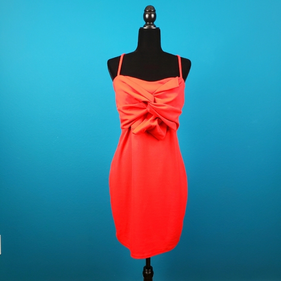 🆕️🌹 LASULA Rich Red Knot Front Mini Dress // (NWT) - Picture 4 of 8